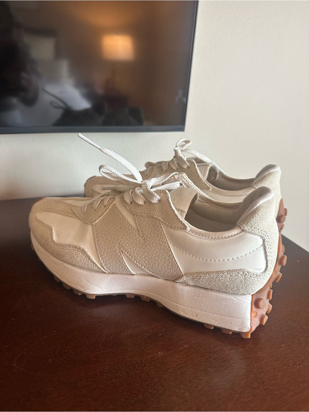 New Balance Women's 327 Shoes